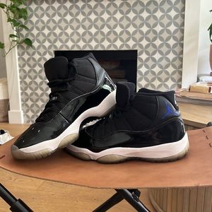Nike Air Jordan 11 ‘Space Jam’ size 9. Used - Good